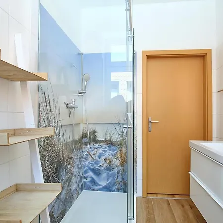 Διαμέρισμα Triton 03 *